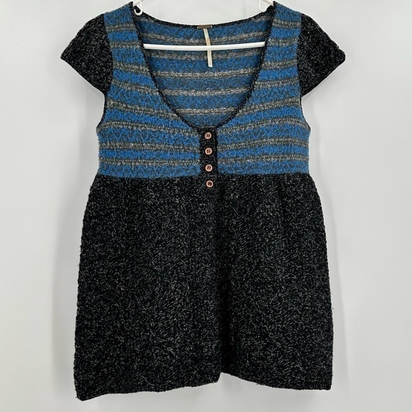 FREE People Women’s Gray/Blue Wool Blend Low Scoop Neck SS Sweater Size Small - Picture 1 of 13